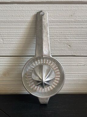 Vintage 1950s Foley Citrus Juicer Aluminum Hand Held Lemon Orange Juice Squeezer